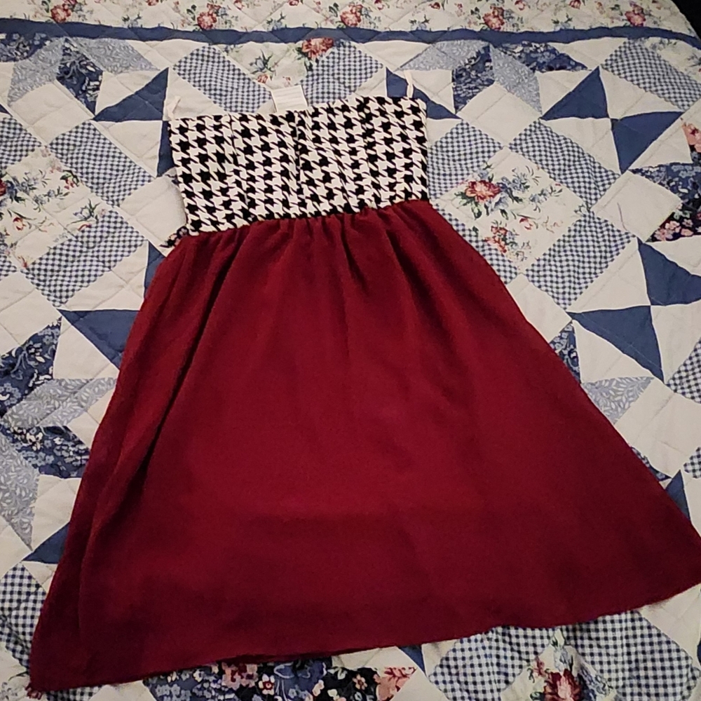 Dress - Picture 3 of 3